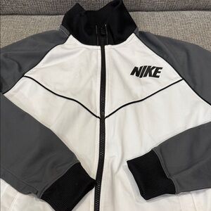 Nike Women Black and White Windbreaker